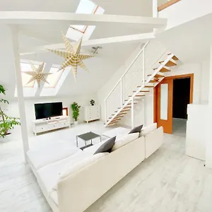Loft With Rooftop And Free Parking In Garage Apartament Budapeszt